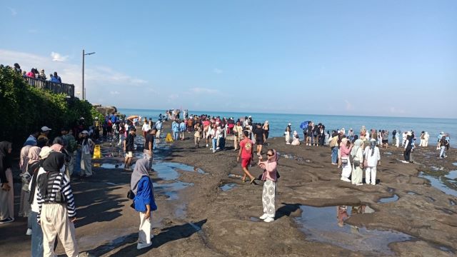 DTW Tanah Lot, Destinasi Wisata Favorit Selama Libur Galungan