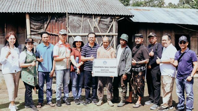 Pemprov Bali Hadir’ Bantu Dua Warga Kurang Mampu di Baturiti