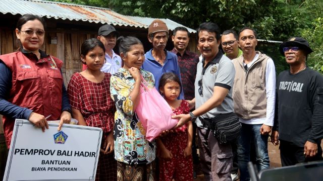 Pemprov Bali Hadir Ngrombo Bantu Warga di Tiga Desa di Kabupaten Buleleng dan Gianyar