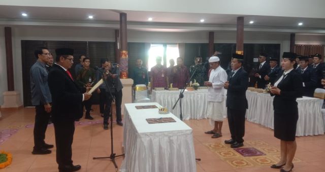 Bawaslu Tabanan Lantik 30 Anggota Panwaslu Kecamatan