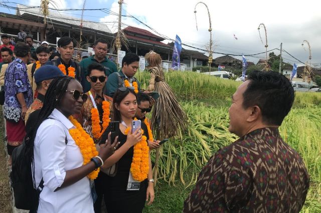 Delegasi Jamaika dan Filipina Terpesona dengan Sistem Subak DTW Jatiluwih