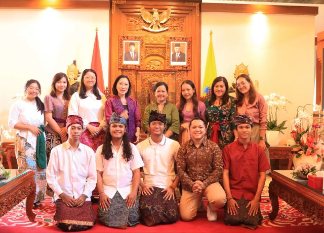 Ny Ida Mahendra Jaya Dukung Penuh Paduan Suara Voice of Bali berlaga di Thailand