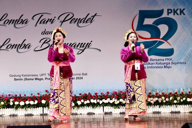 Raih Juara 1, Ny. Rai Wahyuni Sanjaya Tunjukkan Suara Emas dalam Lomba HKG PKK Ke-52 Provinsi Bali