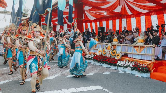 Parade Budaya Seniman Bali Pukau Delegasi World Water Forum ke 10 Lewat  Bali Street Carnival