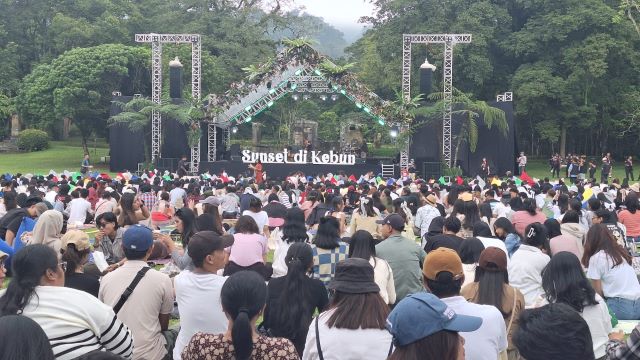 Sunset di Kebun Raya: Memadukan Musik dan Konservasi Lingkungan