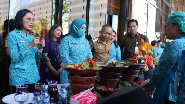 Ketua Umum TP PKK Pusat Hadiri Lomba Masak Serba Ikan