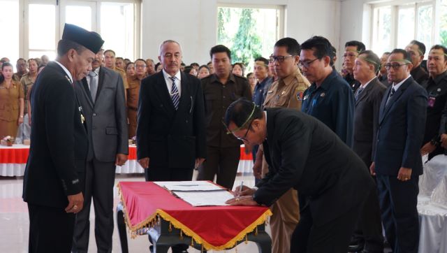 Pj Bupati Lihadnyana Lantik Pejabat PTP, Administrator, dan Pengawas