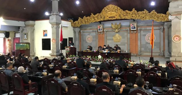 Rapat Paripurna Dewan, Bupati Tabanan Sampaikan 3 Ranperda