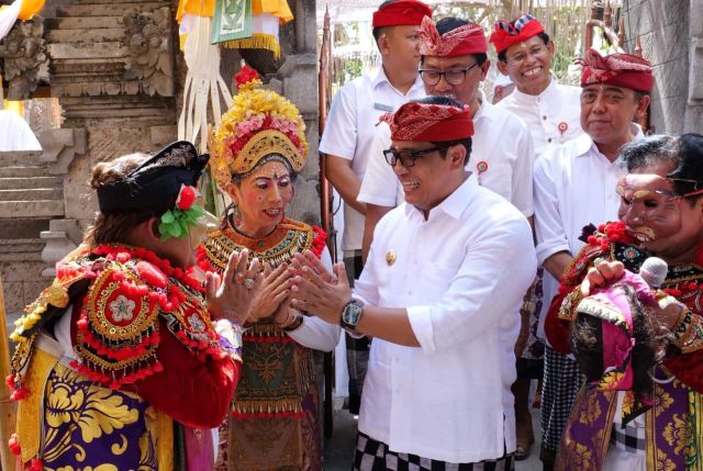 Bupati Tabanan Hadiri Ngenteg Linggih di Pura Panti Pratisentana Bendesa Manik Mas