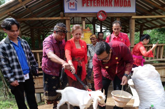 Program “Bungan Desa”, di Desa Abiantuwung Fokus Pengembangan Potensi Lokal