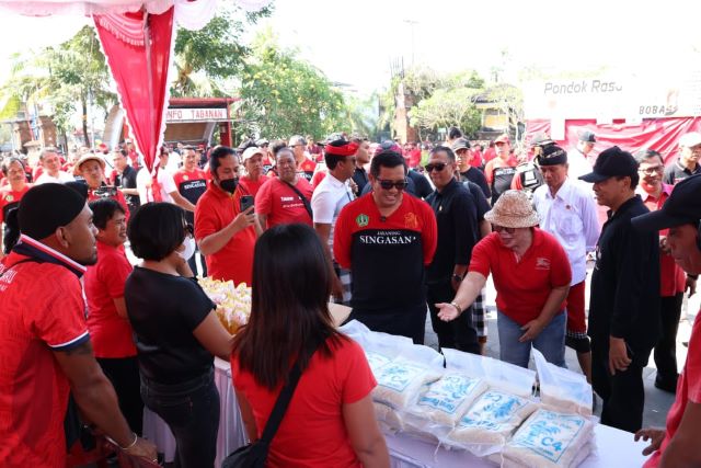 Terobosan Bupati Sanjaya! Pasar Murah Serentak Digelar Jelang Hari Raya Galungan dan Kuningan, Warga Berburu Sembako Murah