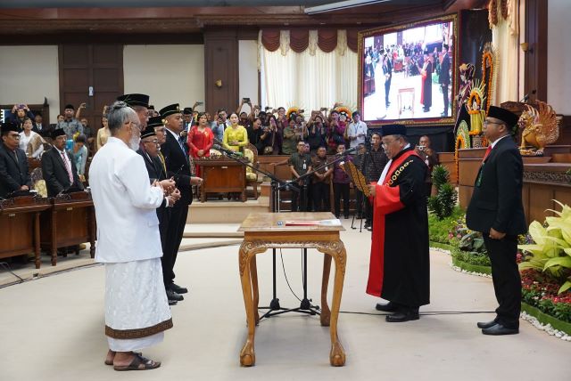 Pimpinan DPRD Provinsi Bali 2024-2029 Resmi Dilantik, Pj. Gubernur Ajak Ngrombo Mencari Solusi Inovatif untuk Bali