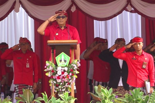 Bupati Sanjaya Pimpin Upacara Peringatan HUT ke-531 Kota Singasana