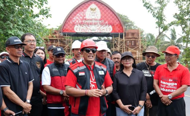 Bupati Tabanan Tinjau Proyek Infrastruktur dan Pembangunan Gate Perbatasan