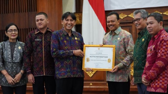 Komisi Informasi Provinsi Bali Anugerahkan 8 Kategori Penghargaan Keterbukaan Informasi Publik