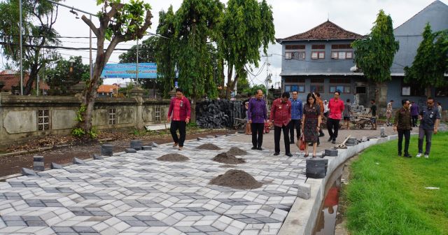 Pj Bupati Lihadnyana Soroti Keterlambatan Proyek Jogging Track GOR Bhuana Patra