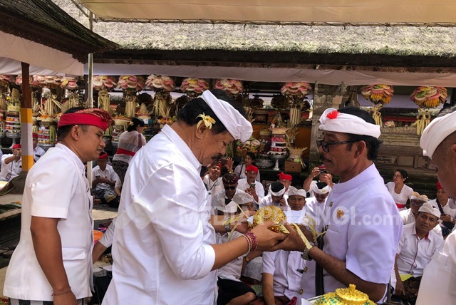 Bhakti Penganyar Pemkab Tabanan di Pura Agung Gunung Raung