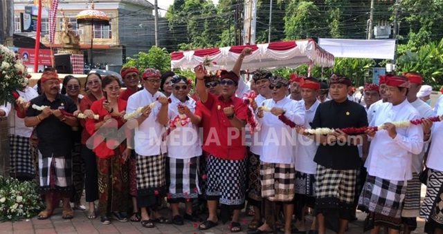 Bupati Tabanan Resmikan Gapura DPRD: Wujud Legacy dalam Pembangunan