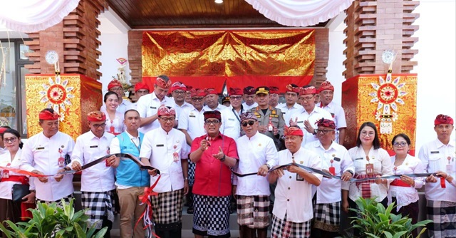 <h1>Bupati Tabanan Resmikan Tiga Gedung Pemerintahan, Simbol Kemajuan Infrastruktur</h1><p style='font-size:18px;'><i>Bupati Tabanan Ajak Semua Pihak Bersinergi Wujudkan Tabanan Era Baru</i></p>