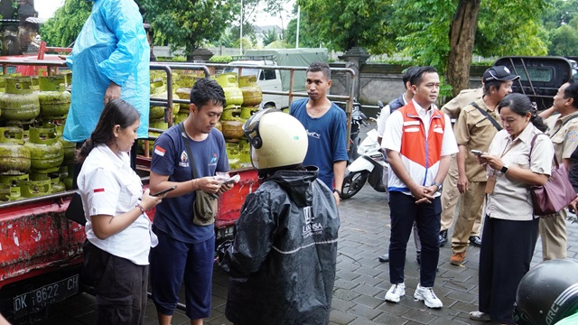 Disperindag Bali Turun Langsung, Tim Pengawasan Pantau Extra Dropping LPG 3 Kg