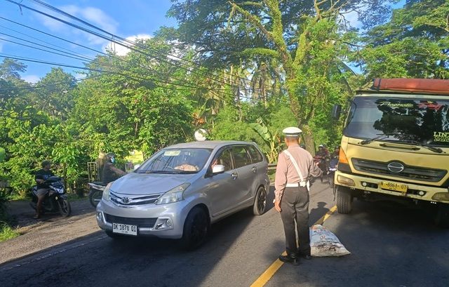 Truk Mogok di Bantas Lumpuhkan Lalu Lintas