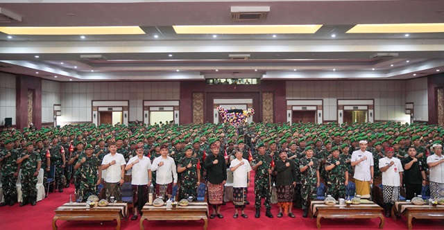 Dukung Rumah Layak Huni untuk Krama Bali, Gubernur Koster Siap Kolaborasi dengan TNI AD dalam Program Bedah Rumah