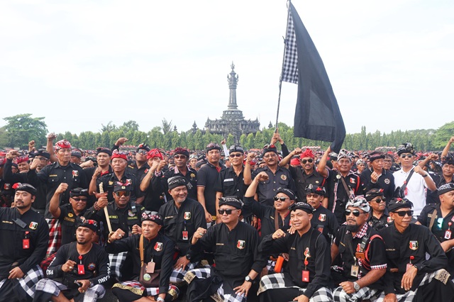 13 Ribu Pecalang Bali Tolak Premanisme Berkedok Ormas