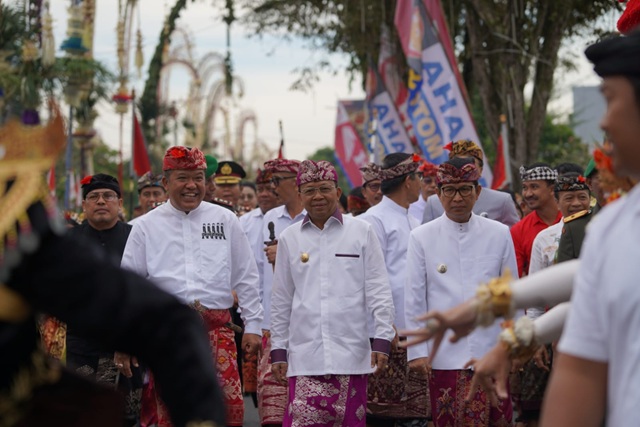 Gubernur Koster Tak Kompromi dengan Premanisme, Minta Warga Aktif Lapor ke Aparat Keamanan