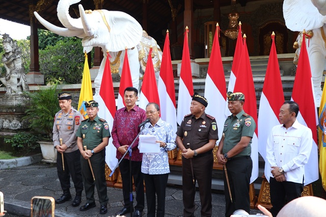 Gubernur Koster Tegas Bali Tak Butuh Ormas Preman, Keamanan Ditangani Negara dan Desa Adat