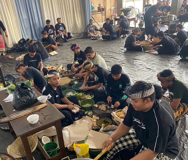 Lomba ngelawar dan gebogan