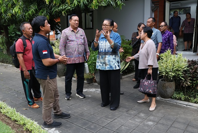 Ny. Putri Koster Perkuat Koordinasi dengan Komunitas Lingkungan untuk Percepat Penanganan Sampah