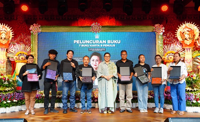 Tingkatkan Gairah Penggiat Sastra, Putri Koster Fasilitasi Peluncuran 7 Buku Karya 9 Penulis