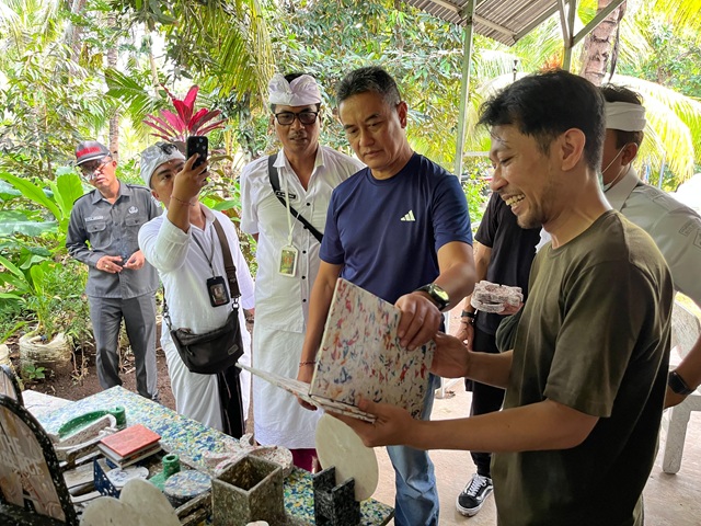 Bayar Les Pakai Sampah, Wabup Buleleng Apresiasi Terobosan Umah Kreatif Bali
