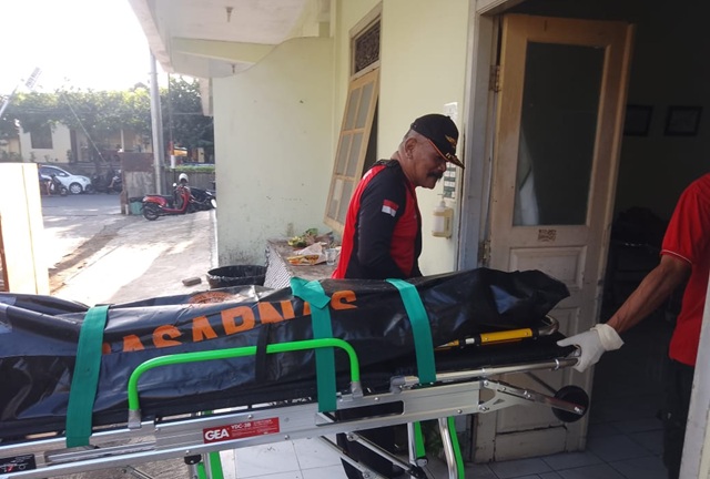 Tewas Terseret Ombak: Aryo Pamungkas Ditemukan di Pantai Tampih Kawan
