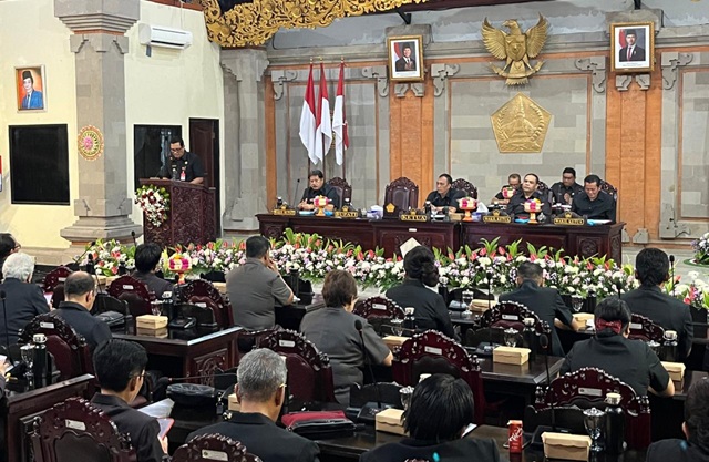 Paripurna DPRD Tabanan: Bupati Sanjaya Sampaikan 4 Ranperda