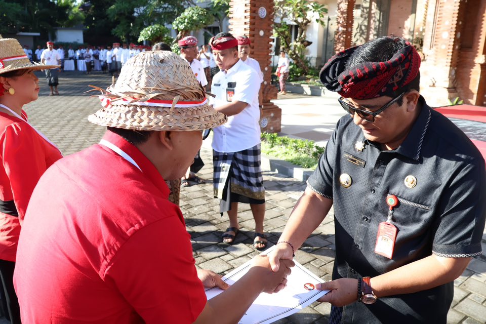 Bupati Sanjaya Beri “Wejangan Petarung” ke ASN Tabanan: Jangan Kliad-Kliud, Kita Ini Pelayan