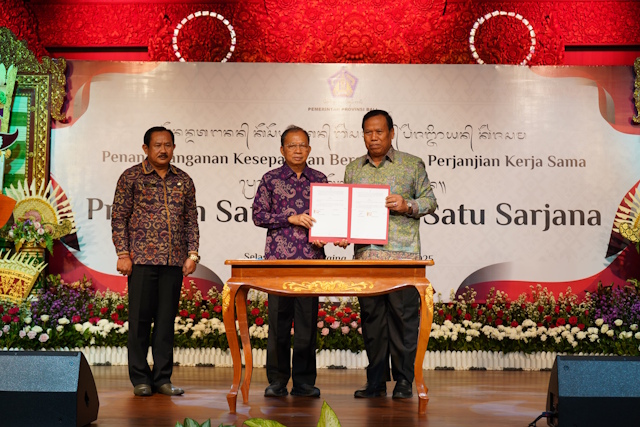 Gebrakan Brilian Gubernur Koster, Gratiskan Biaya Pendidikan dan Kehidupan 1450 Mahasiswa dari Keluarga Tak Mampu