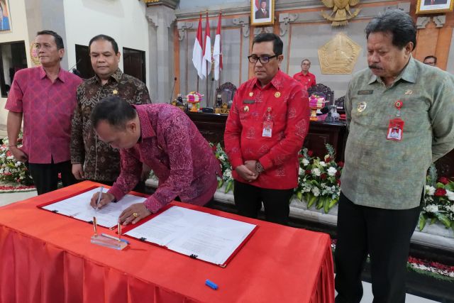 Empat Ranperda Tabanan Disahkan, Sanjaya Tegaskan Sinergi Pemkab dan DPRD