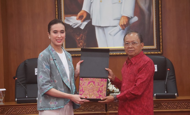 Menparekraf dan Koster Dorong Pariwisata Bali Berkelanjutan