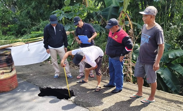 Jalan Amblas di Tista Kerambitan, DPUPRPKP Tutup Akses dan Siapkan Perbaikan