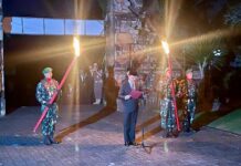 Sekda Provinsi Bali Jadi Inspektur Upacara Apel Kehormatan dan Renungan Suci Peringatan Ke-80 HUT Kemerdekaan RI Tahun 2025 Sekda Provinsi Bali Jadi Inspektur Upacara Apel Kehormatan dan Renungan Suci Peringatan Ke-80 HUT Kemerdekaan RI Tahun 2025