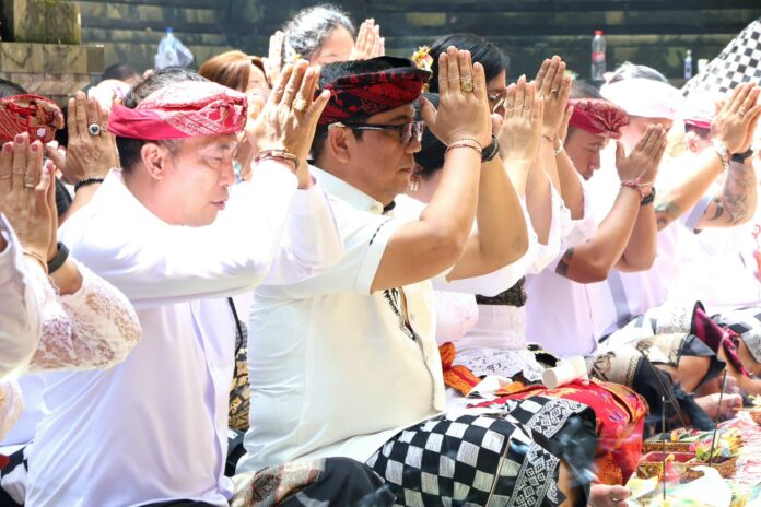Pura Giri Salaka Alas Purwo