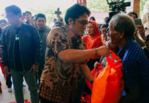Serahkan Bantuan ke Warga Terdampak, BNPB dan Pemprov Bali Tegaskan Komitmen Recovery Serahkan Bantuan ke Warga Terdampak, BNPB dan Pemprov Bali Tegaskan Komitmen Recovery