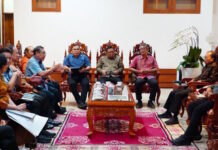 Gubernur Koster Perintahkan GWK Bongkar Tembok, Akses Warga Desa Ungasan Kembali Normal Gubernur Koster Perintahkan GWK Bongkar Tembok, Akses Warga Desa Ungasan Kembali Normal