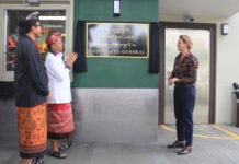 Hormati Budaya, Konjen Australia Resmikan Papan Nama Aksara Bali, Jo Stevens: Dukung Gubernur Koster Lestarikan Budaya Hormati Budaya, Konjen Australia Resmikan Papan Nama Aksara Bali, Jo Stevens Dukung Gubernur Koster Lestarikan Budaya