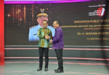 Inovatif dan Kontribusi Berkelanjutan di Berbagai Sektor, Gubernur Koster Terima Penghargaan Innovation Public Official Leader Inovatif dan Kontribusi Berkelanjutan di Berbagai Sektor, Gubernur Koster Terima Penghargaan Innovation Public Official Leader