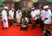 Koster Resmikan Groundbreaking Gedung Pusat BPD Bali, Sebut Kinerjanya Terbaik se-Indonesia Koster Resmikan Groundbreaking Gedung Pusat BPD Bali, Sebut Kinerjanya Terbaik se-Indonesia