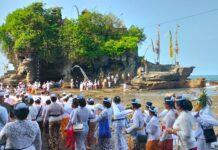 Pujawali Pura Luhur Tanah Lot, Wisatawan Bisa Saksikan Prosesi Sakral Pujawali Pura Luhur Tanah Lot