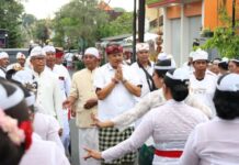 Wabup Dirga Hadiri Karya Mamungkah lan Ngenteg Linggih di Desa Adat Tista, Tegaskan Komitmen Pelestarian Budaya Wabup Dirga Hadiri Karya Mamungkah lan Ngenteg Linggih di Desa Adat Tista, Tegaskan Komitmen Pelestarian Budaya