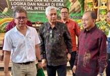 Hadiri Kuliah Umum Rocky Gerung di Unmas, Koster Ajak Mahasiswa Manfaatkan AI Tanpa Tinggalkan Jati Diri Hadiri Kuliah Umum Rocky Gerung di Unmas, Koster Ajak Mahasiswa Manfaatkan AI Tanpa Tinggalkan Jati Diri